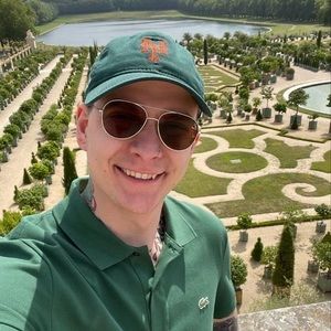 Meet your Posher, Maxwell